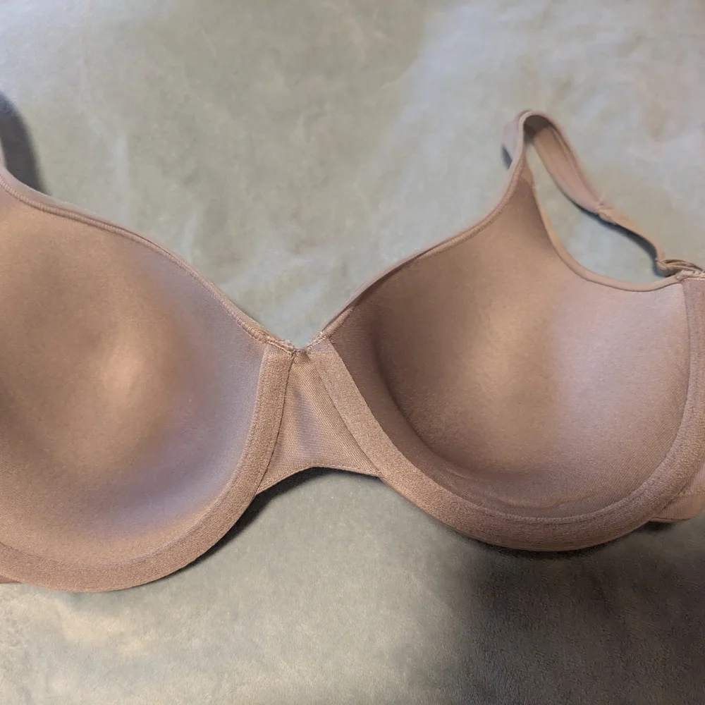 Vanity Fair Smooth Beige Underwire Bra - Picture 5 of 7